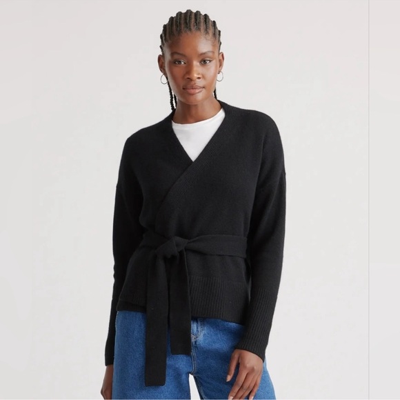 Quince Sweaters - QUINCE Mongolian Cashmere Wrap Sweater in Black Sz L